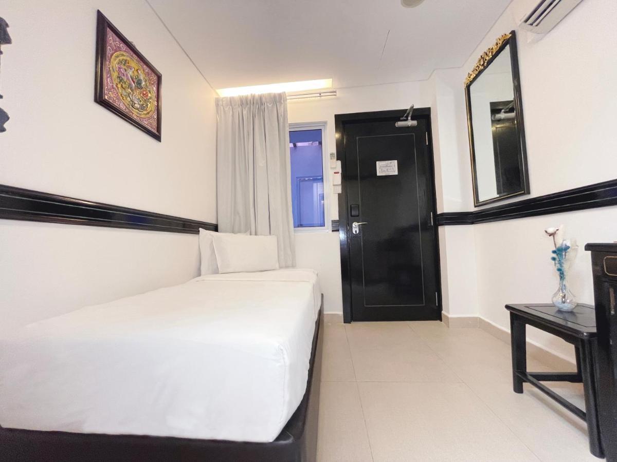 The Snooze Hotel Marine Parade Singapore Exterior photo