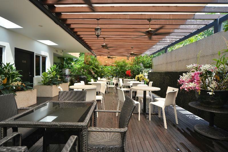 The Snooze Hotel Marine Parade Singapore Exterior photo